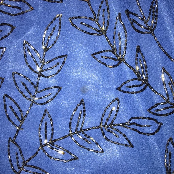 Beautiful Top - Picture 2 of 3